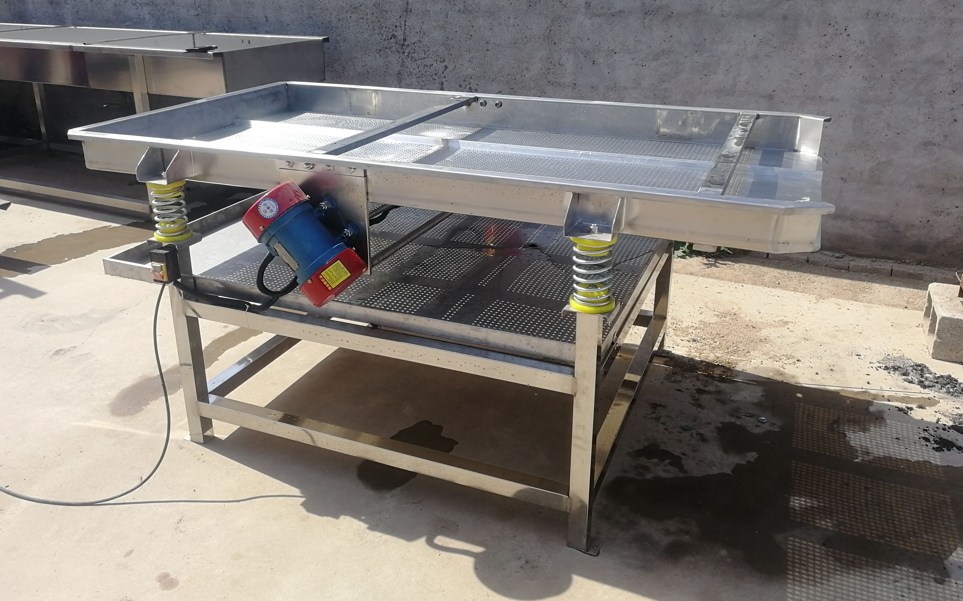 振動(dòng)瀝水機(jī)