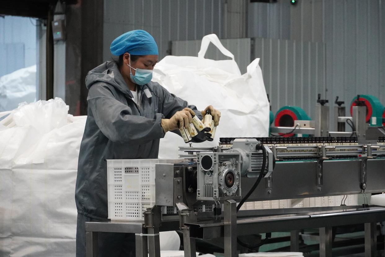 水城區(qū)：企業(yè)“鎖鮮”壓榨生產(chǎn)忙，精深加工助力刺梨“身價倍增”(圖6)